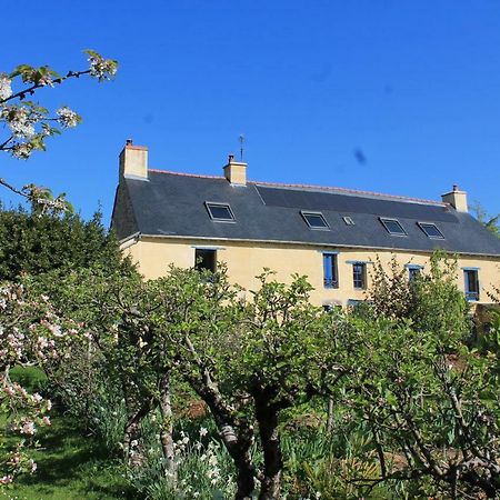ホテル L'Ancien Presbytere Monterfil エクステリア 写真