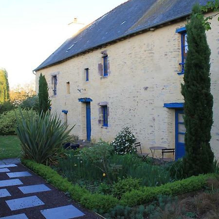 ホテル L'Ancien Presbytere Monterfil エクステリア 写真