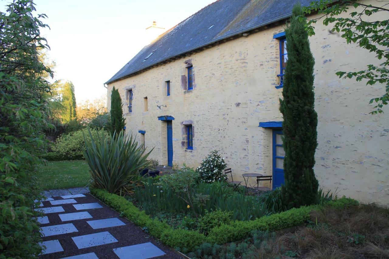 ホテル L'Ancien Presbytere Monterfil エクステリア 写真